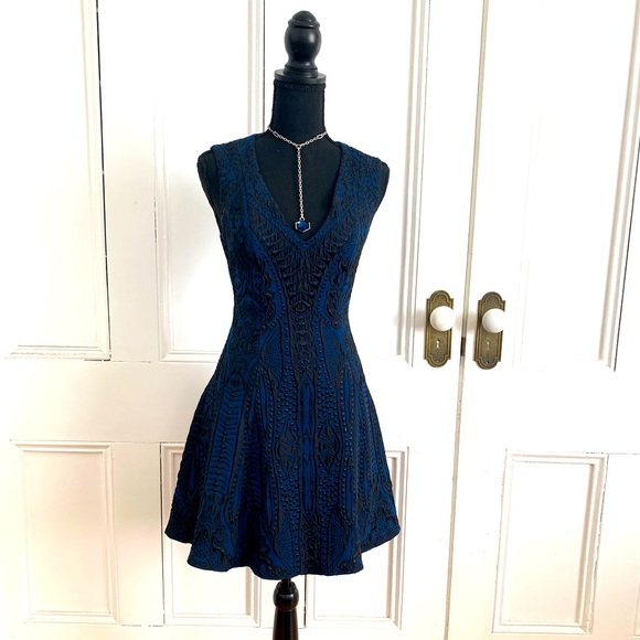 BCBG MAXAZRIA Cocktail Dress - Picture 1 of 8